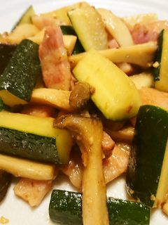 ズッキーニとベーコンの炒めもの-レシピのメイン写真