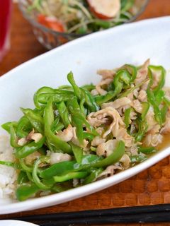 豚バラ肉とピーマンの鶏だし丼-レシピのメイン写真