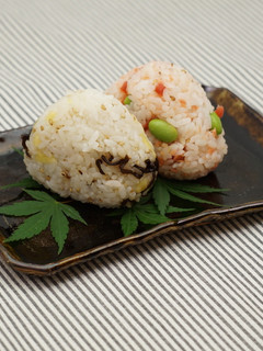 鮭&枝豆と塩昆布&チーズのおにぎり-レシピのメイン写真