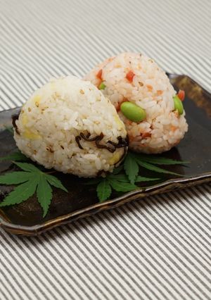 鮭&枝豆と塩昆布&チーズのおにぎり-レシピのメイン写真