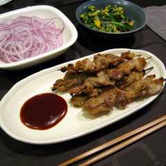 รูปของ 簡単！豚バラ肉のごまにんにく串焼き