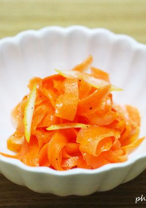 ピーラーdeレモン風味のキャロットラペ-レシピのメイン写真