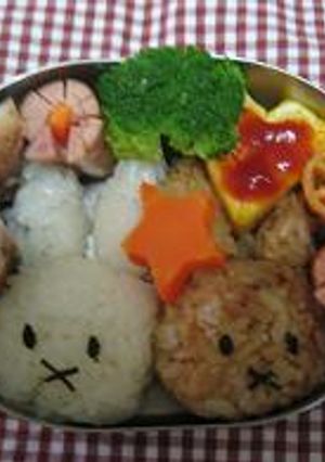 ミッフィーちゃんとメラニーちゃんキャラ弁-レシピのメイン写真