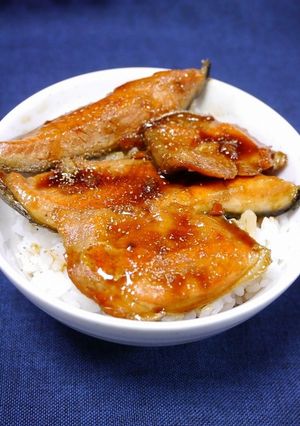簡単！銀鮭丼(銀鮭蒲焼うな丼風)-レシピのメイン写真
