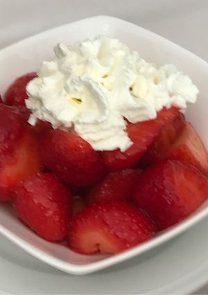 いちごのホイップクリーム乗せ-レシピのメイン写真