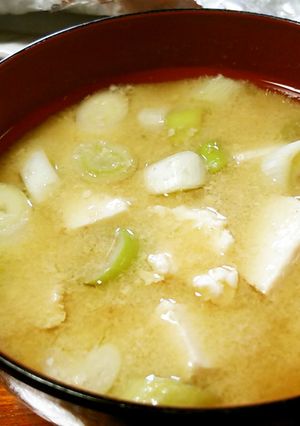 長ねぎと豆腐に卵とじの味噌汁。-レシピのメイン写真