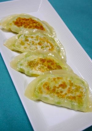 簡単！ピリ辛☆マヨラー枝豆のチーズ焼餃子-レシピのメイン写真