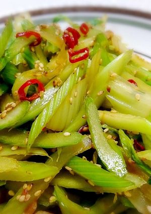 【簡単常備菜】セロリのチャチャっと金平♪-レシピのメイン写真