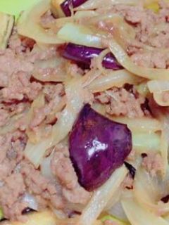 簡単!ナスと玉ねぎの甘辛ひき肉炒め-レシピのメイン写真