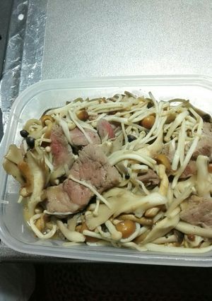 牛肉とキノコのガーリックバター炒め-レシピのメイン写真