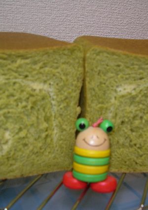 カスタード入りほうれん草の角食パン-レシピのメイン写真