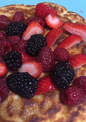 自家製酵母でふわふわベリーのせパンケーキ-レシピのメイン写真