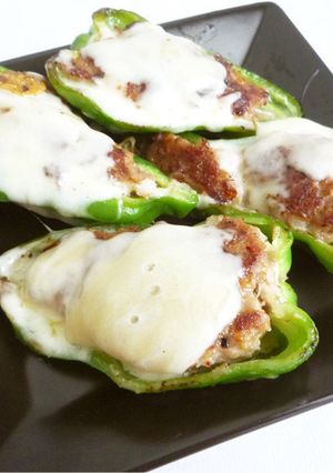 チーズがとろり　ピーマンの肉詰め-レシピのメイン写真