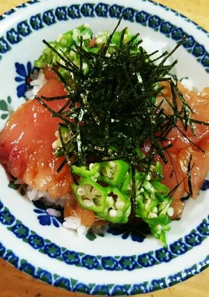 マグロの漬けオクラ乗せ丼(^-^)-レシピのメイン写真