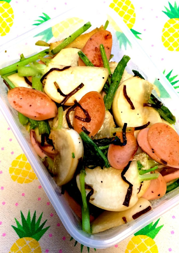 カブと魚肉ソーセージの塩昆布炒め☆-レシピのメイン写真