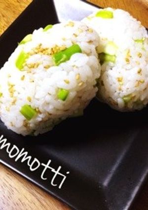 アスパラと白ゴマのオニギリ-レシピのメイン写真