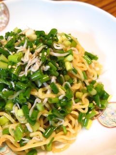 ネギとしらすのおつまみラーメンサラダ-レシピのメイン写真