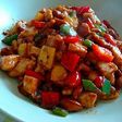 宮保鶏丁(鶏肉とナッツの炒め物)