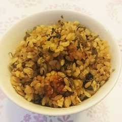 รูปของ ゴマ高菜とツナの炊き込みご飯