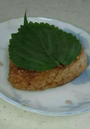 クルミ味噌で大葉の焼きおにぎり-レシピのメイン写真