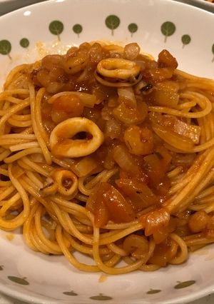 玉ねぎたっぷり、シーフードトマトパスタ-レシピのメイン写真