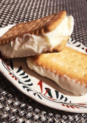 簡単水切りヨーグルトで手作りアイスサンド-レシピのメイン写真