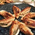 やっと焼けた!パリっとジューシー餃子