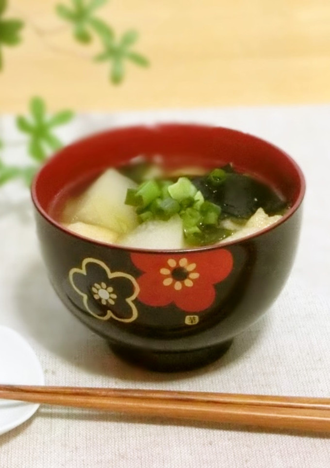 ☆簡単！冬瓜とわかめと油揚げの味噌汁☆-レシピのメイン写真
