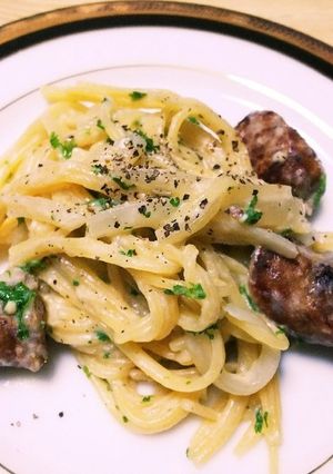 ソーセージとタマネギの豆乳パスタ-レシピのメイン写真