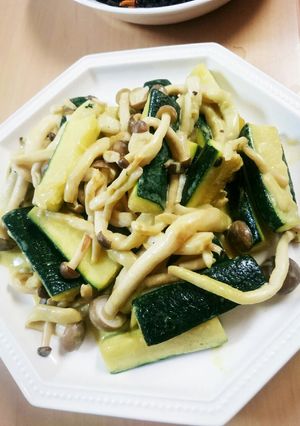 10分♪ズッキーニのカレーマヨ炒め-レシピのメイン写真