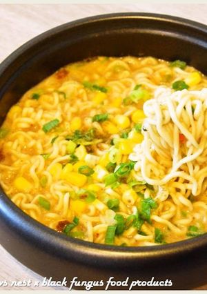 香濃黑木耳牛奶泡麵鍋．柯媽媽の植物燕窩-レシピのメイン写真