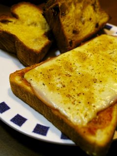 イタリアントマトソースのピザトースト-レシピのメイン写真
