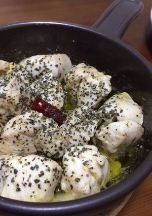 鶏むね肉のアヒージョ-レシピのメイン写真