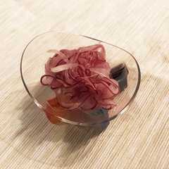 รูปของ 夏に簡単副菜レッドオニオン紫玉ねぎ酢漬け