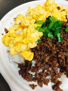 がっつり合挽きそぼろ丼!ランチお弁当に◎-レシピのメイン写真