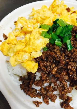 がっつり合挽きそぼろ丼！ランチお弁当に◎-レシピのメイン写真