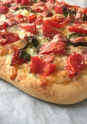 トマトピザと、ベリーのデザートピザ-レシピのメイン写真
