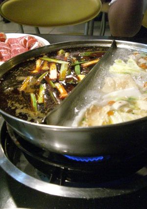 お鍋に入れる鶏肉にひと工夫-レシピのメイン写真