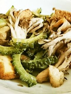 ゴーヤと厚揚げと舞茸の炒め物-レシピのメイン写真