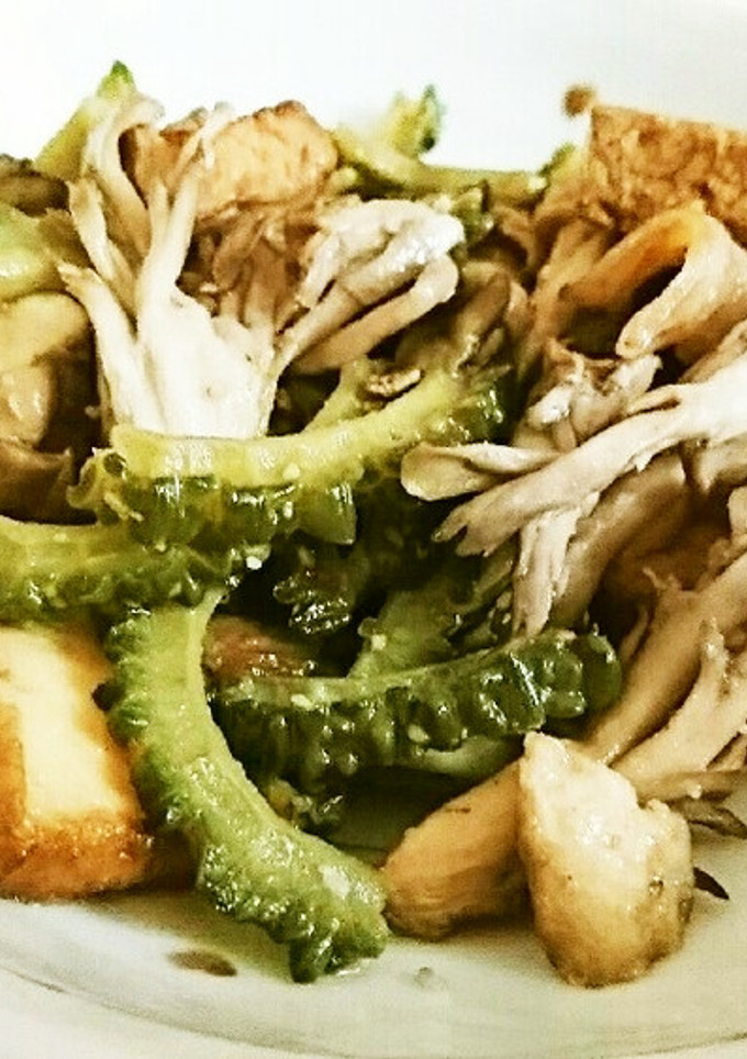 ゴーヤと厚揚げと舞茸の炒め物-レシピのメイン写真