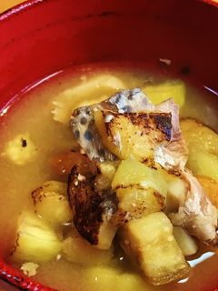 焼きナスとサバ缶のお味噌汁-レシピのメイン写真