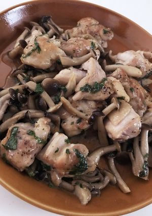 鶏ももと大葉としめじのバター麺つゆ炒め-レシピのメイン写真