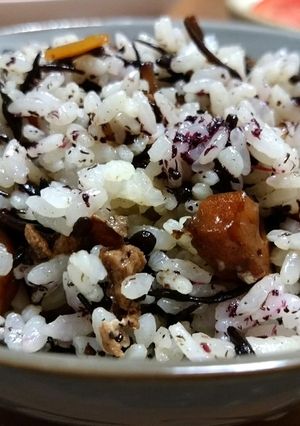 お手軽！ひじき煮と ゆかり のまぜご飯-レシピのメイン写真