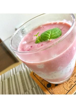 ピンクで可愛いスムージー-レシピのメイン写真