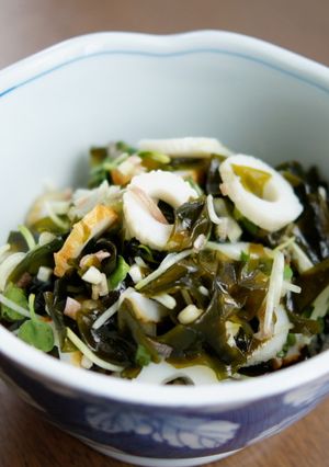 竹輪・生わかめ・貝割れ・茗荷の酢の物-レシピのメイン写真