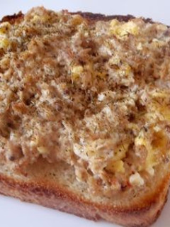 ツナと卵のホットオープンサンド-レシピのメイン写真
