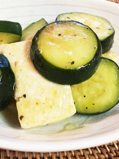 やみつき☆ズッキーニと豆腐のオリーブ炒め-レシピのメイン写真
