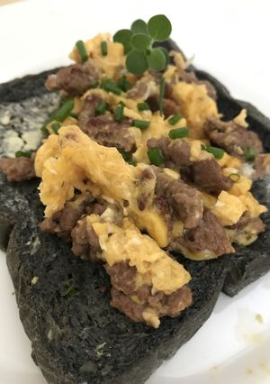 ひき肉と卵のオープンサンド-レシピのメイン写真