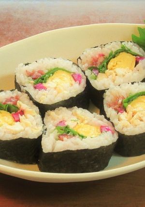 鶏ささみと出汁巻き卵としば漬けの巻き寿司-レシピのメイン写真