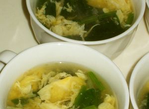 定番★ふんわり玉子とほうれん草のスープ-レシピのメイン写真